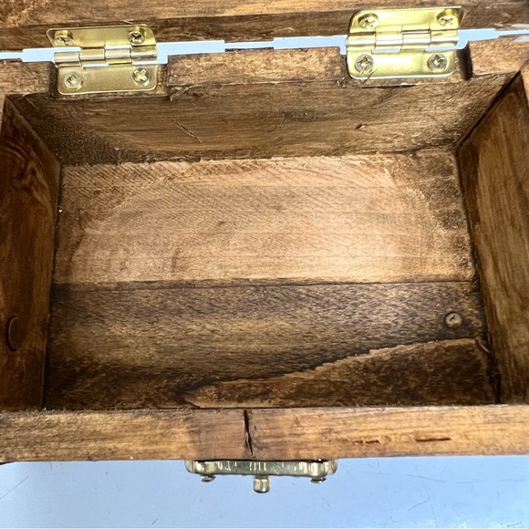 Wooden trinket box - Picture 10 of 14